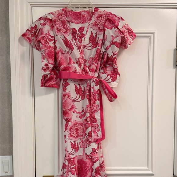 Diane Von Furstenberg Dresses & Skirts - Floral Pink Kimono Dress